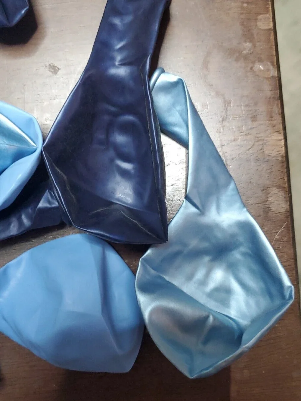 Mixed Blue and Pale Yellow Latex Balloons With Confetti Inside - Party Pack